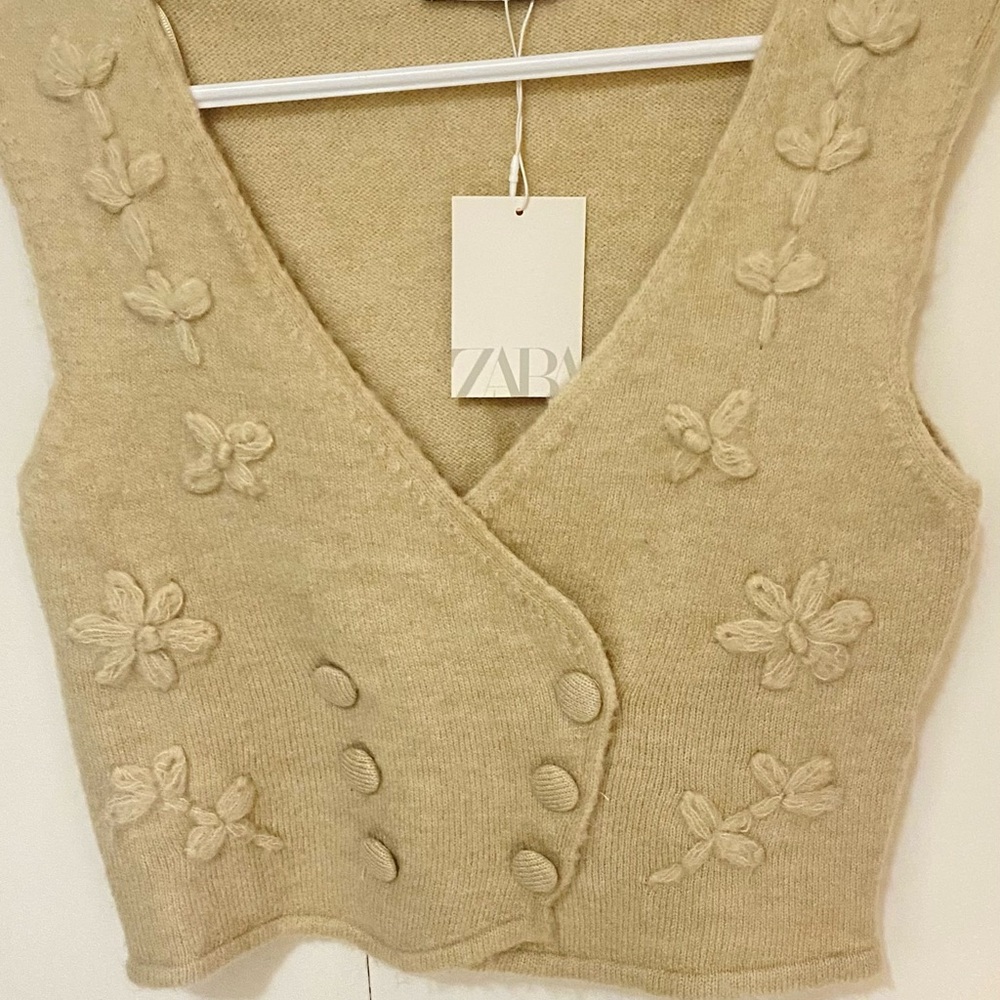 Zara Cream Knit Vest with Floral Details